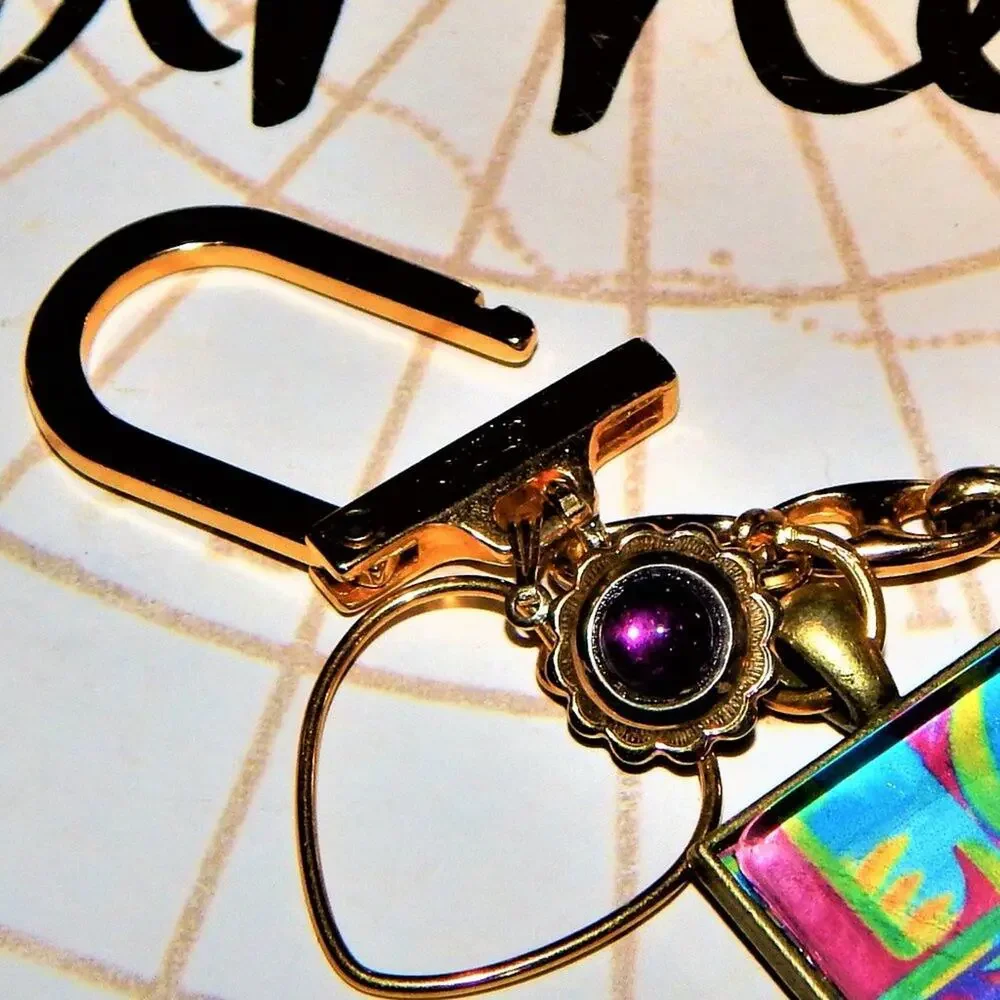 Artisan Pop Art "LOVE"  Keychain - Picture 4 of 5